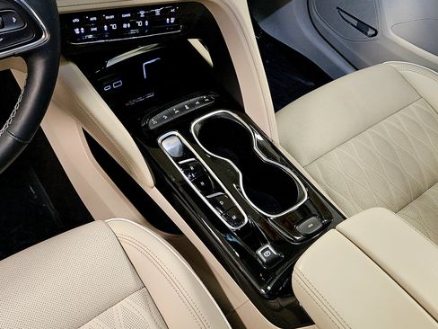 Used 2023 Buick Envision Avenir AWD/4WD image 44