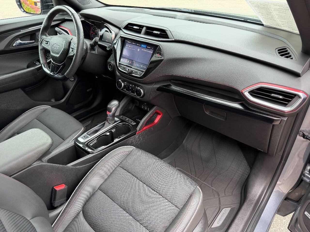 Used 2022 Chevrolet TrailBlazer RS w/ Sun and Liftgate Package FWD image 22