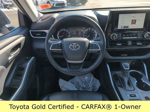 Certified 2023 Toyota Highlander XLE image 18