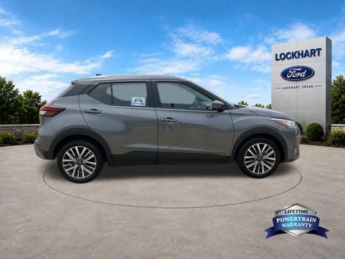 Used 2024 Nissan Kicks SV FWD image 8
