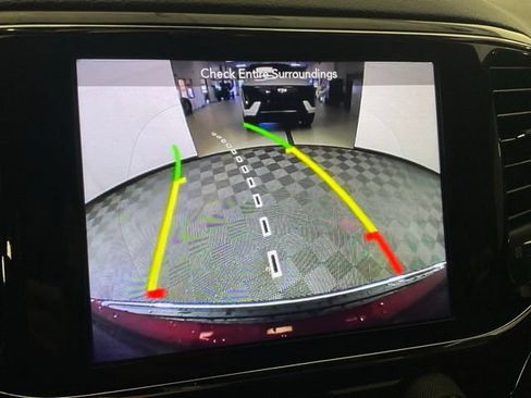 Used 2019 Jeep Grand Cherokee Limited AWD/4WD image 11