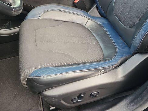 Used 2015 Chrysler 200 S AWD/4WD image 7