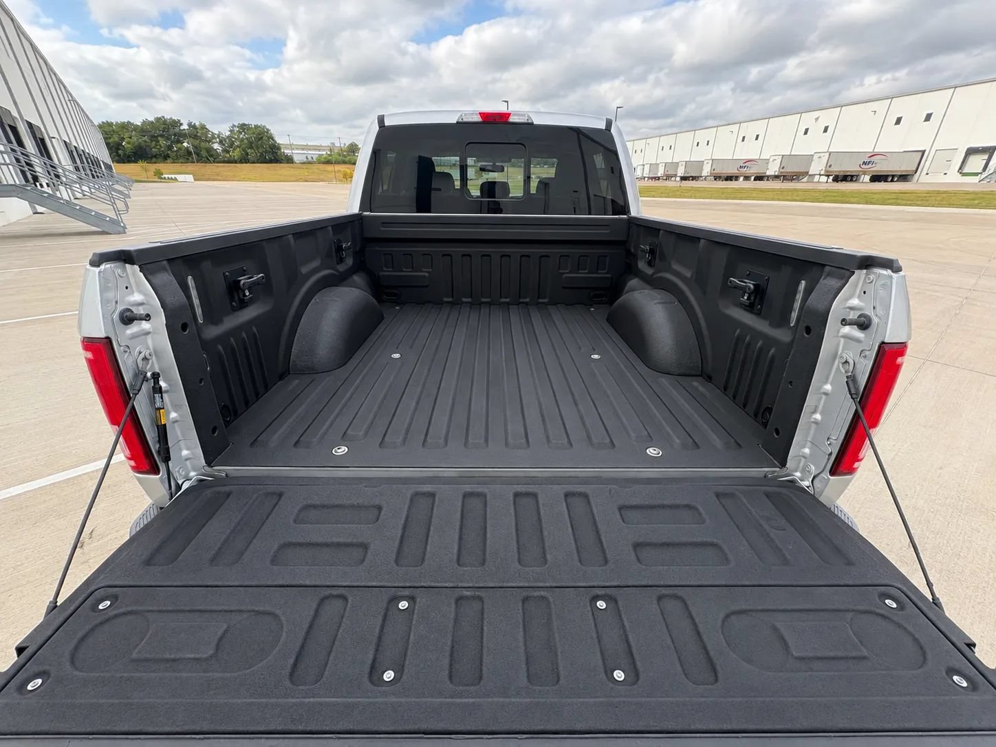Used 2015 Ford F150 XLT w/ Equipment Group 302A Luxury RWD image 25
