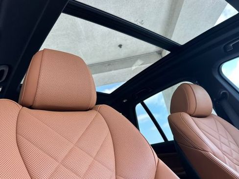 Used 2025 BMW X5 sDrive40i w/ M Sport Package RWD image 19