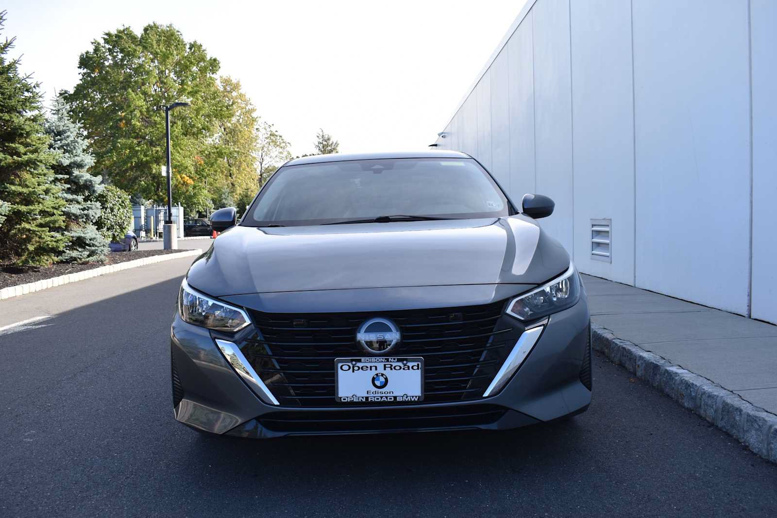 Used 2024 Nissan Sentra SV FWD image 2