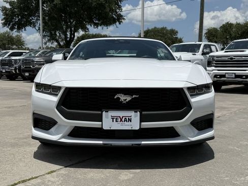 Used 2025 Ford Mustang Premium RWD image 9