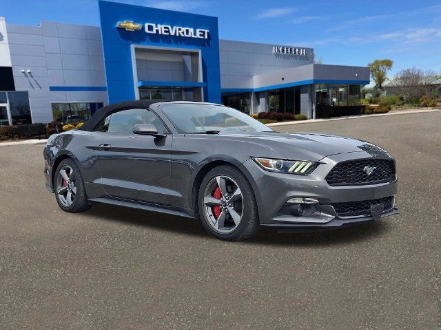 Used 2017 Ford Mustang Premium RWD image 33