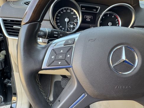 Used 2014 Mercedes-Benz GL 450 4MATIC image 30