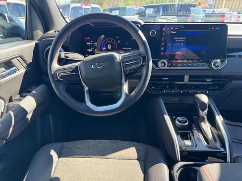 Used 2024 Chevrolet Colorado Z71 w/ Z71 Convenience Package 2 image 12