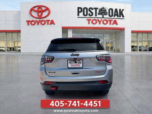 Used 2021 Jeep Compass Trailhawk AWD/4WD image 3