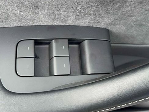 Used 2023 Tesla Model 3 Standard Range image 16