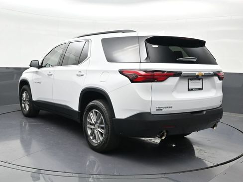 Used 2024 Chevrolet Traverse LT FWD image 3