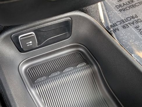 New 2026 Chrysler Pacifica Select w/ S Appearance Package image 32