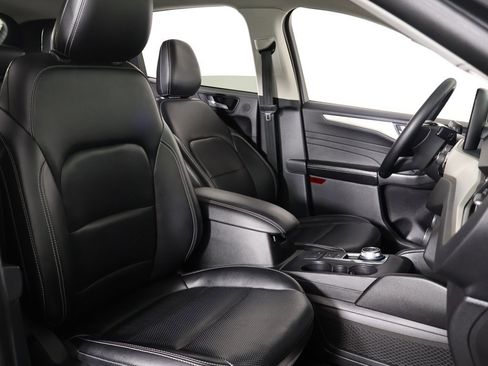 Used 2022 Ford Escape SEL w/ Technology Package image 32