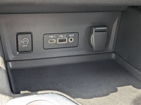 Used 2025 Nissan Sentra SV FWD image 22