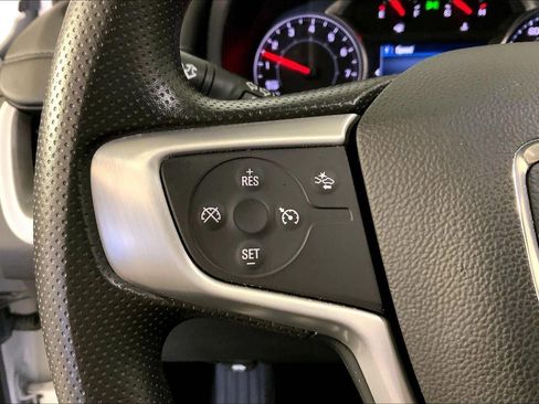 Used 2024 GMC Terrain SLE image 17