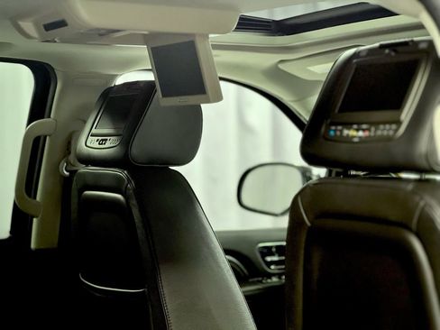 Used 2014 Cadillac Escalade ESV Platinum image 24