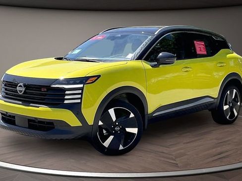 Certified 2025 Nissan Kicks SR w/ Interior Electronics Package FWD image 1