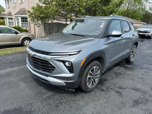 Used 2025 Chevrolet TrailBlazer LT AWD/4WD image 1
