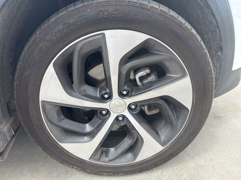 Used 2017 Hyundai Tucson Sport image 20