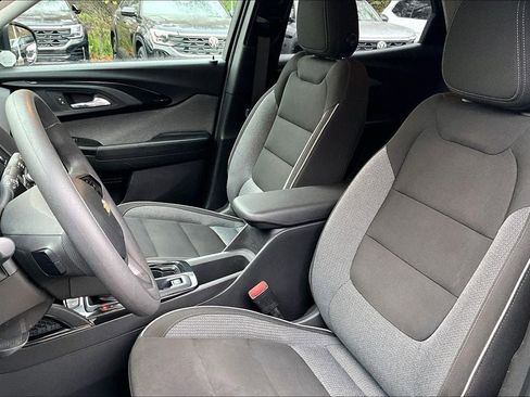 Used 2022 Chevrolet TrailBlazer LT w/ Driver Confidence Package image 18