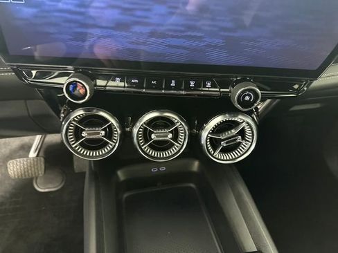 Used 2024 Chevrolet Blazer EV LT image 23