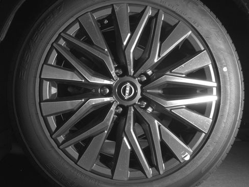 Used 2025 Nissan Altima 2.5 SV image 14