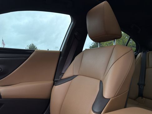 Used 2020 Lexus ES 350 w/ Premium Package FWD image 26