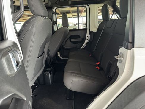 Used 2021 Jeep Wrangler Unlimited Sport image 27