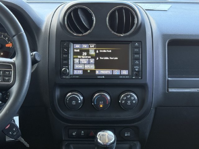 Used 2015 Jeep Patriot High Altitude FWD image 14