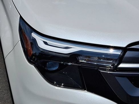 Certified 2025 Subaru Forester Premium AWD/4WD image 9