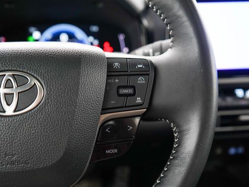Used 2025 Toyota Camry SE w/ Multimedia Upgrade Package FWD image 25