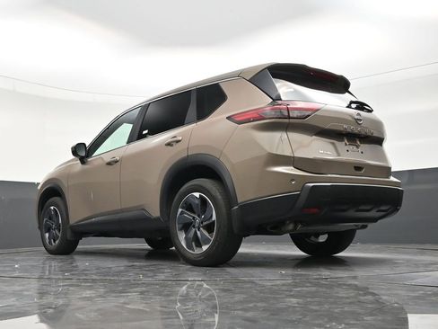 Used 2025 Nissan Rogue SV FWD image 22