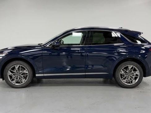 Used 2022 Genesis GV70 2.5T w/ Select Package image 2