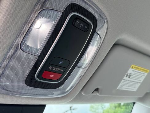 Used 2025 Hyundai Kona SEL AWD/4WD image 31