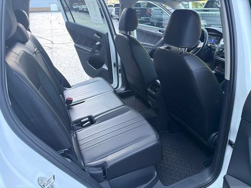 Used 2022 Volkswagen Tiguan SE AWD/4WD image 14