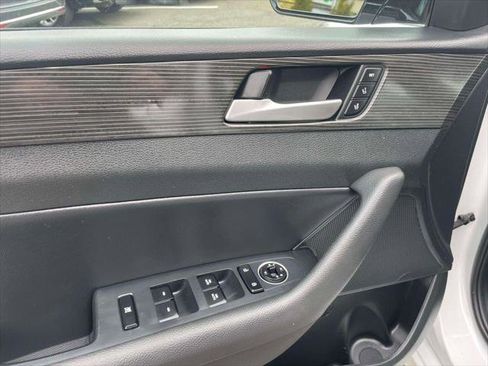 Used 2019 Hyundai Sonata Limited image 17