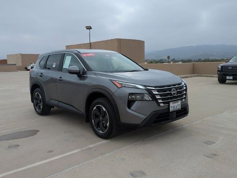 Certified 2025 Nissan Rogue SV image 3