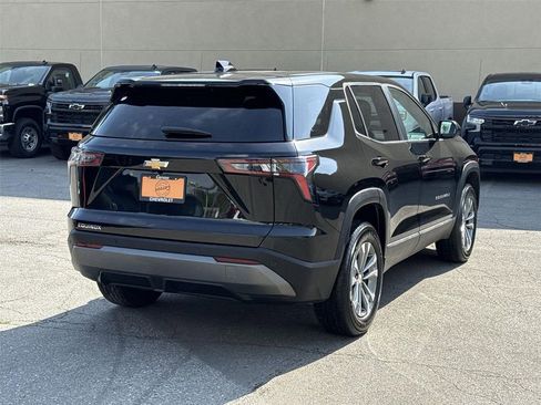 Used 2025 Chevrolet Equinox LT image 3