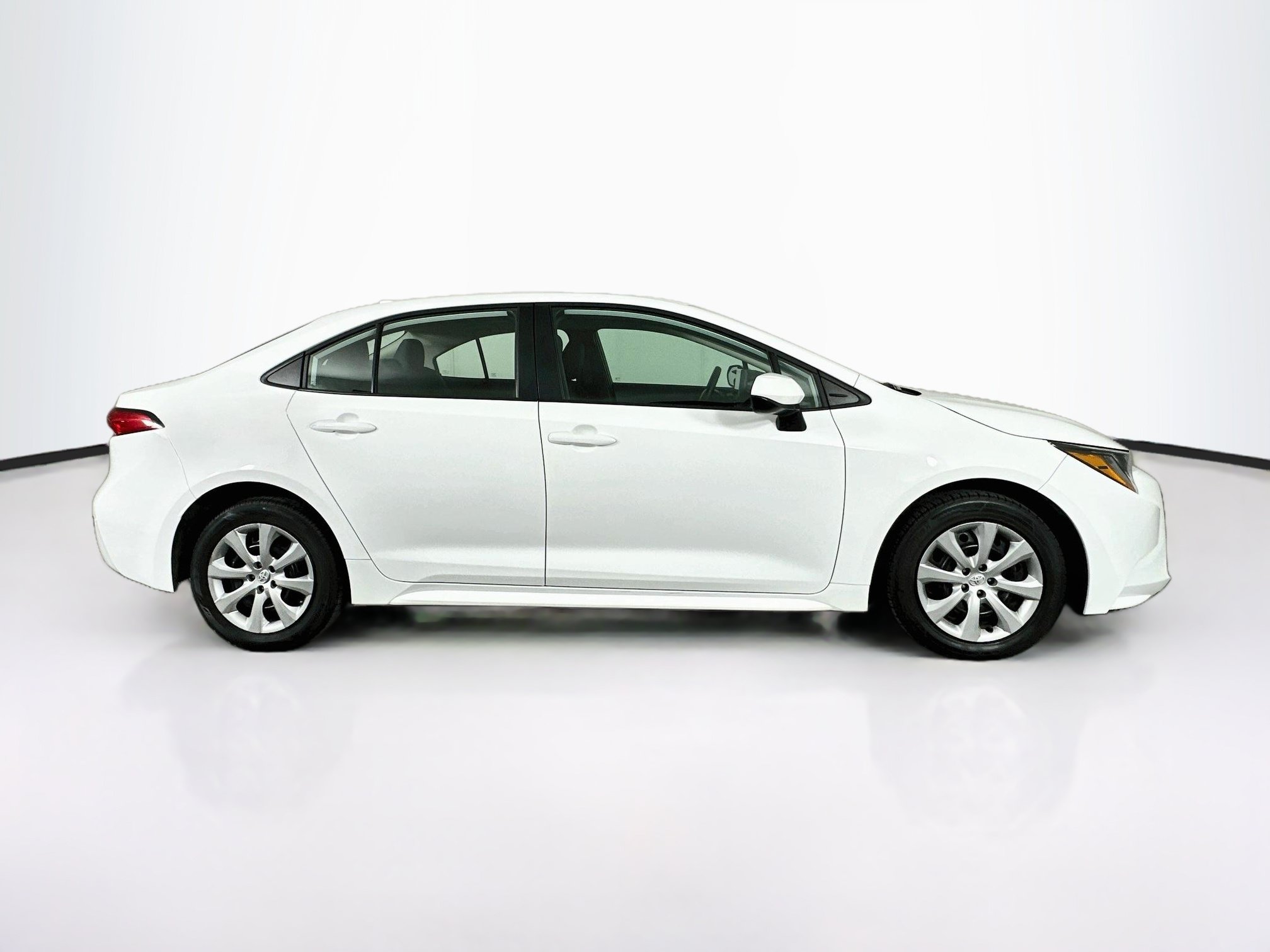Used 2025 Toyota Corolla LE FWD image 10