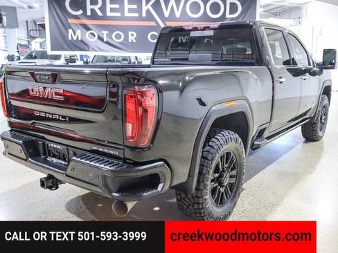 Used 2022 GMC Sierra 2500 Denali w/ Denali Black Diamond Edition image 4