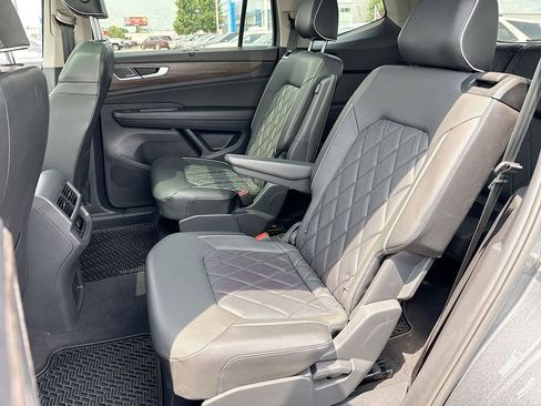 Used 2024 Volkswagen Atlas SEL Premium R-Line AWD/4WD image 23