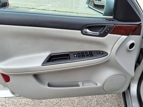 Used 2007 Chevrolet Impala LT FWD image 13