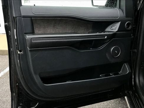 Used 2020 Ford Expedition Limited RWD image 22