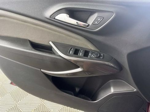 Used 2024 Chevrolet Trax ACTIV w/ Sunroof Package FWD image 13