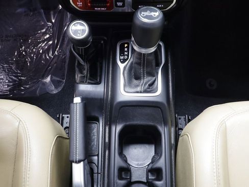 Used 2018 Jeep Wrangler Rubicon image 13