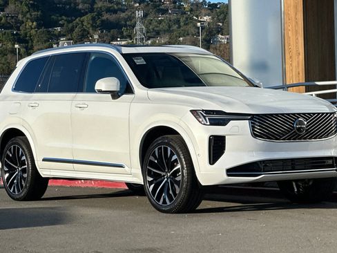 New 2026 Volvo XC90 T8 Plus w/ Protection Package Premier AWD/4WD image 9