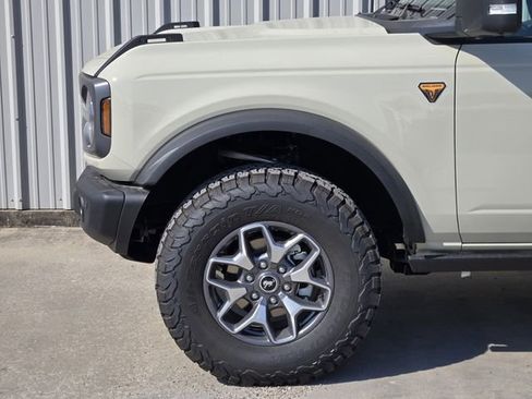 New 2025 Ford Bronco Badlands AWD/4WD image 6