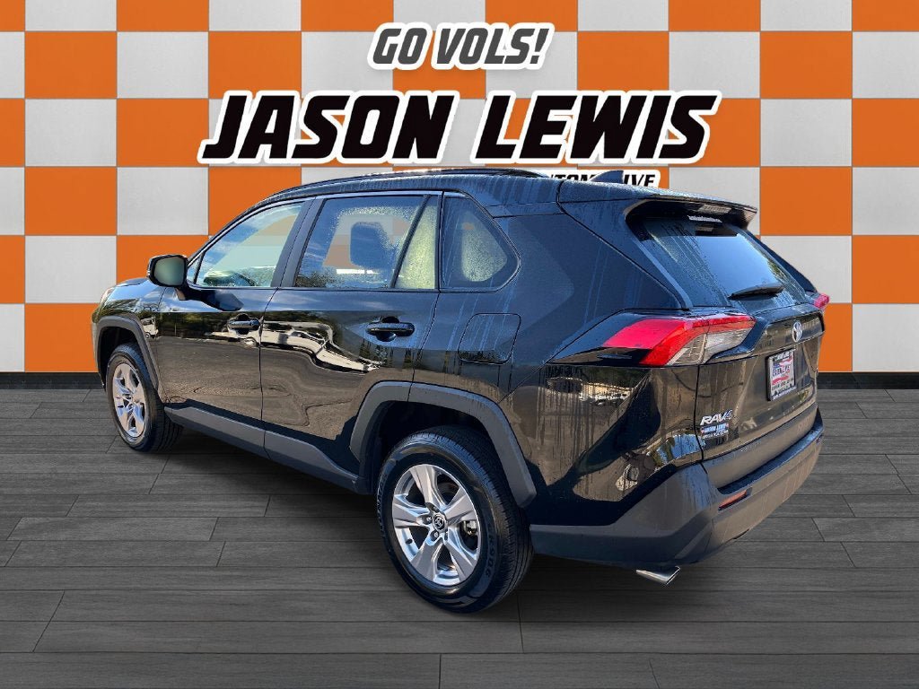 Used 2025 Toyota RAV4 XLE FWD image 5