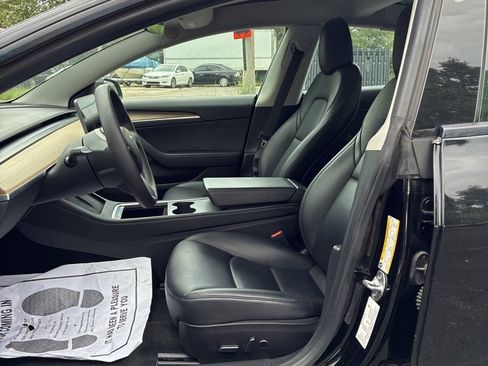 Used 2022 Tesla Model 3 Standard Range RWD image 5